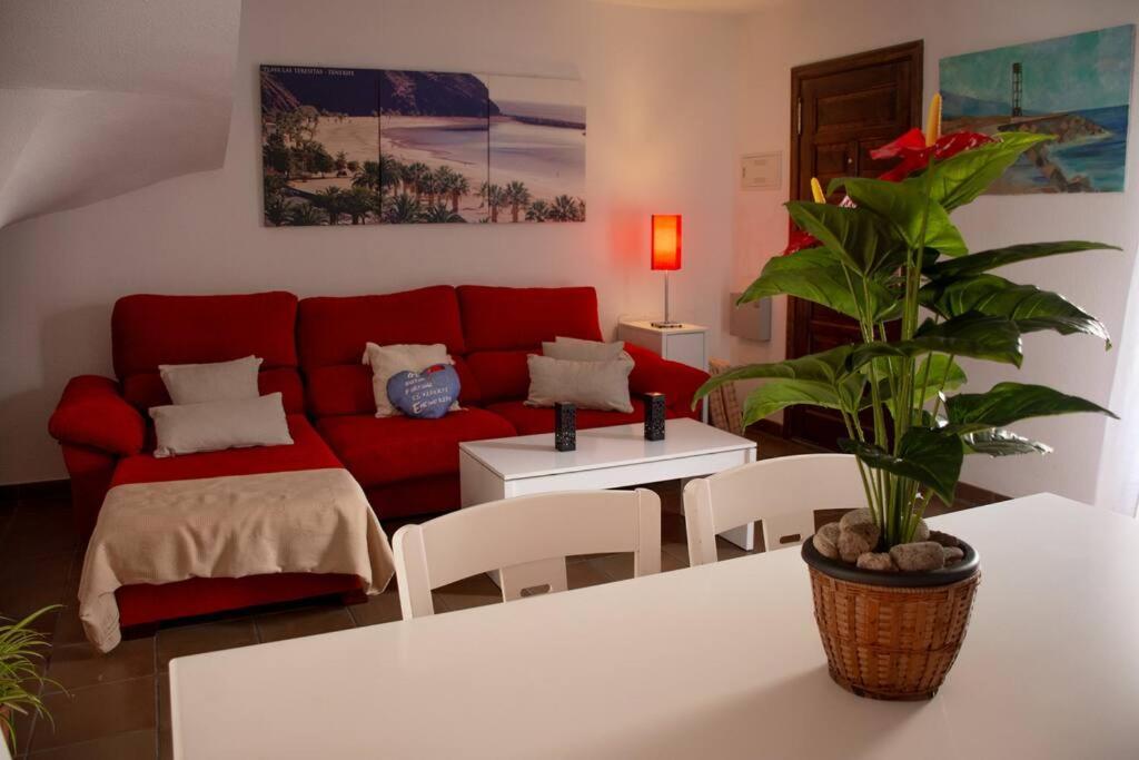 Duplex In Quiet Zone, Next To Sea, Fast Wifi Apartment El Medano  Exterior photo